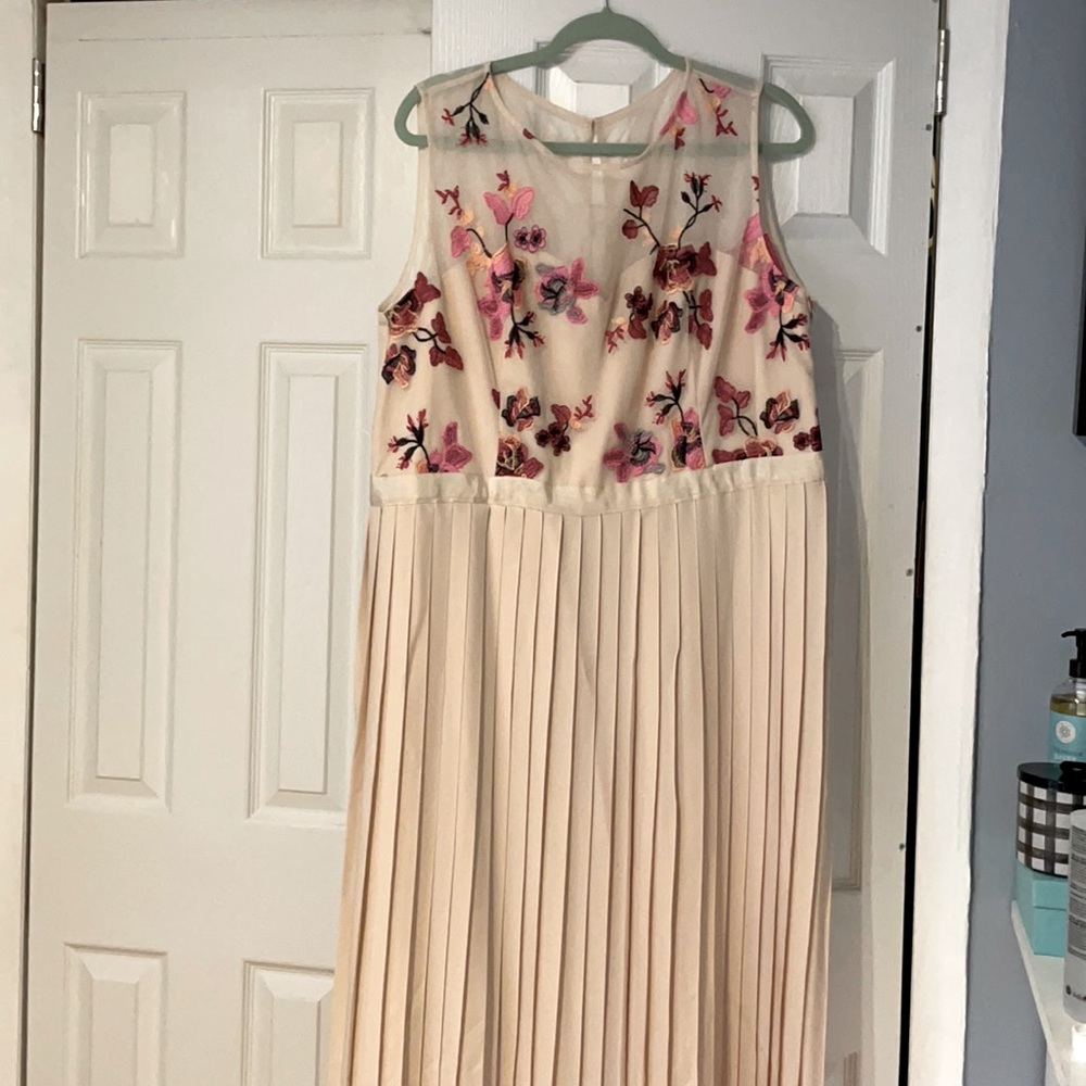 Long embroidered dress